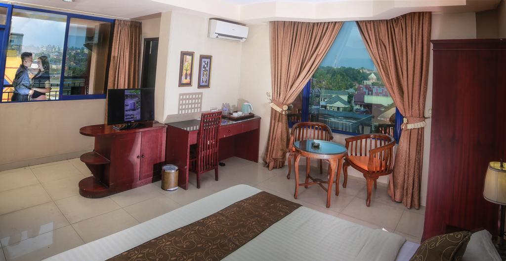 Grand Hotel Jambi Exterior foto